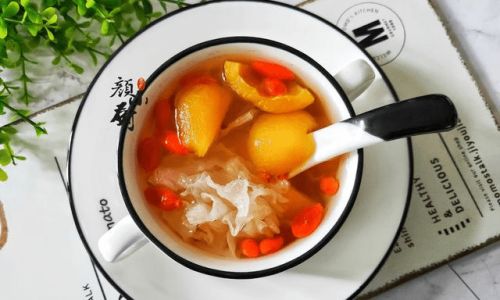 How to Brew Fresh Loquat Water for Cough Relief