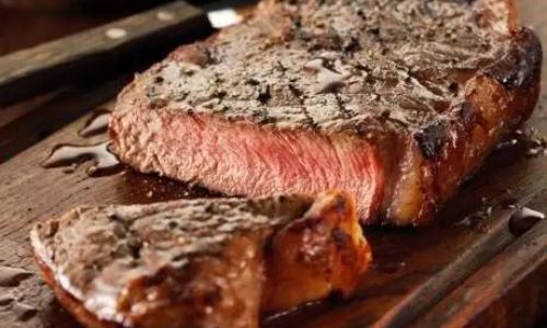 Crafting a Perfect Steak from Fresh Beef:A Culinary Journey