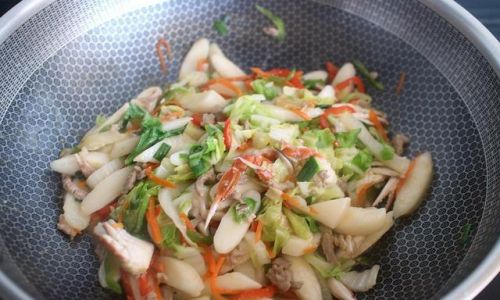 How to Fry Fresh Rice Cake for a Delicious and Simple Treat