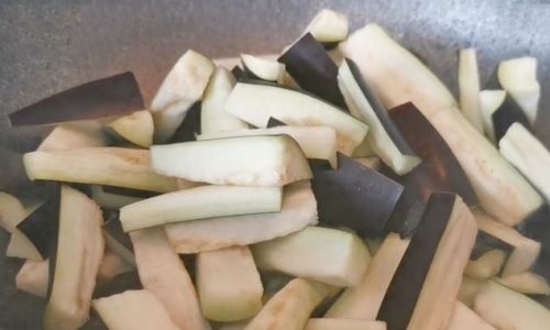 Discovering the Delights of Fresh Water Chestnuts:Culinary Adventures with Tender Water Caltrops
