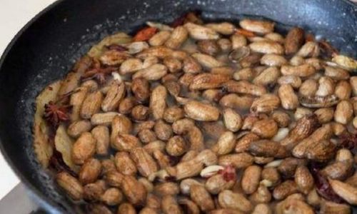 How to Stir-Fry Fresh and Tender Peanuts for a Delightful Treat