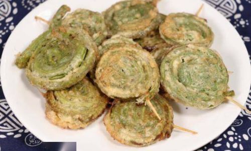How to Stir-Fry Fresh and Tender Mugwort Leaves for a Delightful Culinary Experience
