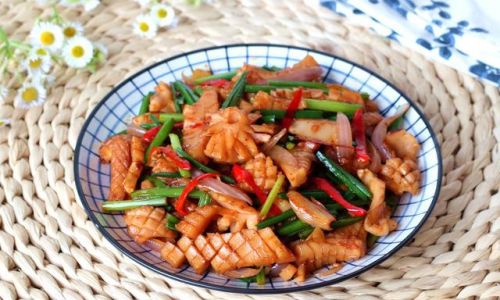 How to Stir-Fry Fresh Cuttlefish for a Delightful Dish