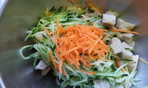 How to Slice and Prepare a Delicious Fresh Gluten Salad