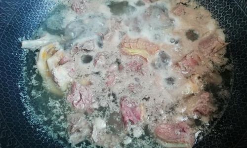 The Dilemma of Debating:Should Fresh Lotus Seeds Be Decored for Soup Making?