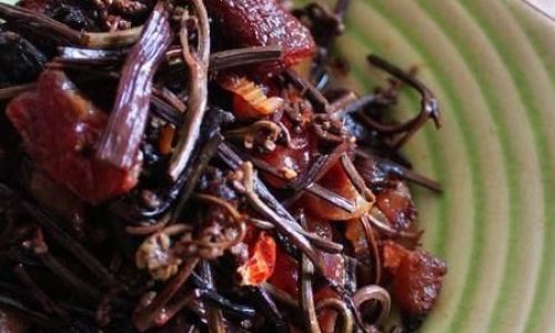 How to Prepare Delicious Pickled Fresh Fern Shoots