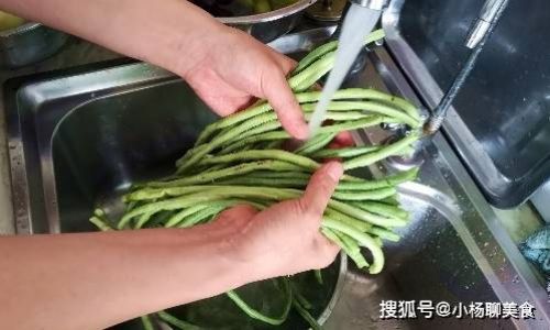 Crafting a Delicious Fresh Seaweed Salad:A Culinary Guide