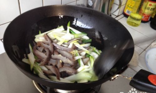 How to Cook Fresh Sea Cucumbers:A Delicious and Simple Stir-Fry Guide