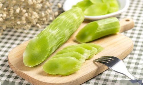 How to Make a Delicious Fresh Lettuce Salad