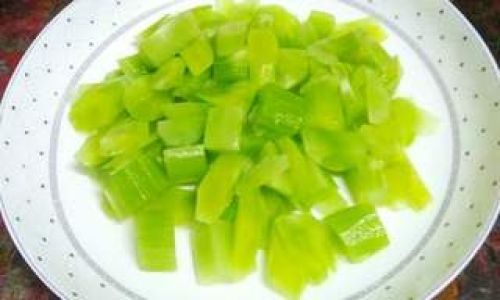 How to Make a Delicious Fresh Lettuce Salad