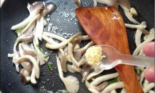 How to Stir-Fry Fresh Mushrooms:A Culinary Delight