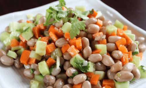 How to Make a Delicious Cold Salad with Fresh Peanuts