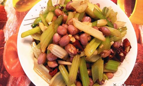 How to Make a Delicious Fresh Peanut Salad