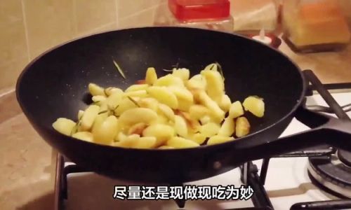 Mastering the Art of Stir-Fried Razor Clams:How Long to Cook for Perfect Tenderness and Flavor