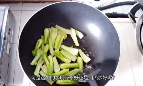 The Great Debate:To Add Water or Not When Stir-Frying A Culinary Exploration