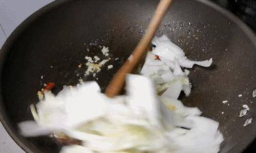 Mastering the Art of Stir-Fried Cabbage:Cooking Time and Techniques for Perfect Tenderness