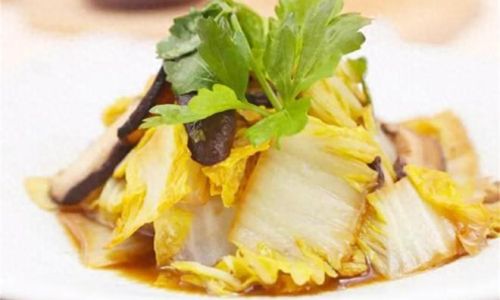 Mastering the Art of Cooking Cabbage:A Delicious and Simple Stir-Fry Recipe Guide