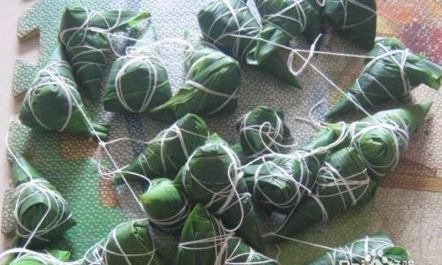 The Art of Crafting Traditional Chaozhou Zongzi:A Step-by-Step Guide to Ingredients and Preparation