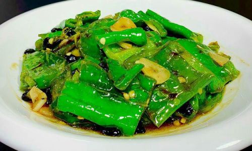 Mastering the Art of Crispy Tiger Skin Green Peppers:A Flavorful Journey from Stove to Plate