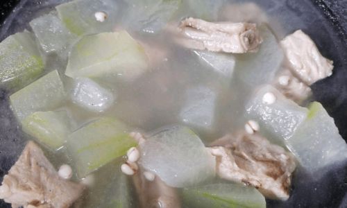 Nourishing Postpartum Recovery:How to Prepare the Most Nutrient-Rich Pork Rib Soup for New Mothers