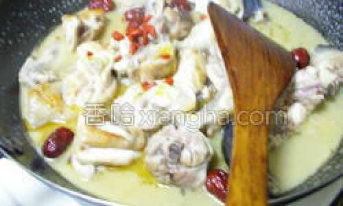 How to Prepare Authentic Tea Oil Boiled Chicken:A Step-by-Step Guide to Umami-Rich Perfection
