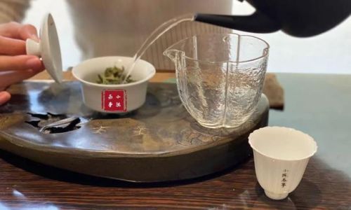 The Art of Brewing Tea Cakes:A Step-by-Step Guide to Unlocking Rich Flavors and Aromas