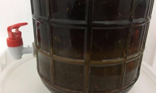 The Art of Crafting Herbal-Infused Spirits:A Step-by-Step Guide to Making Your Own Herbal Liqueurs