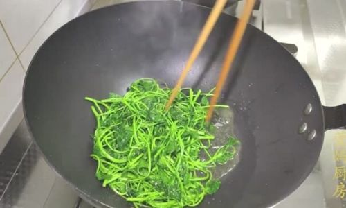 Mastering the Art of Cooking Grass Head:Delicious Recipes and Techniques for a Versatile Green
