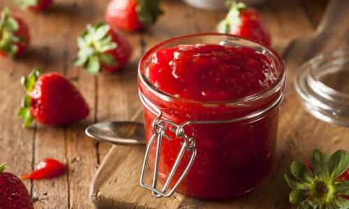The Great Strawberry Dilemma:To Wash or Not to Wash Before Storage?