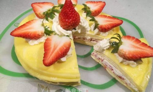 Mastering the Art of Homemade Strawberry Mille-Feuille:A Step-by-Step Guide to Elegance and Flavor
