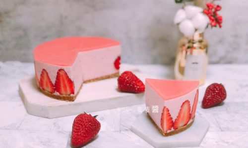 The Art of Crafting Perfect Strawberry Mousse:A Step-by-Step Guide to Elegance in Every Spoonful