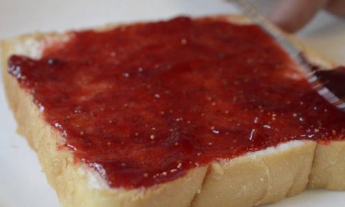 The Perfect Timing:Mastering the Art of Cooking Strawberry Jam to Perfection