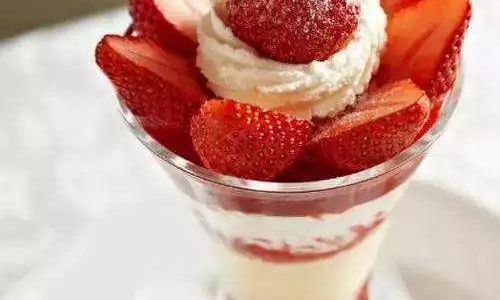 The Ultimate Guide to Crafting the Perfect Strawberry Cup:A Step-by-Step Recipe and Expert Tips
