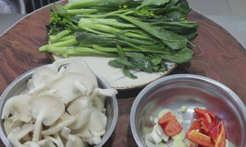 Mastering the Art of Blanching Chinese Broccoli:How Long to Cook for Perfect Tenderness