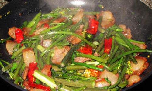 Mastering the Art of Stir-Frying Chinese Cabbage:A Step-by-Step Guide to Perfectly Cooked Cai Tai