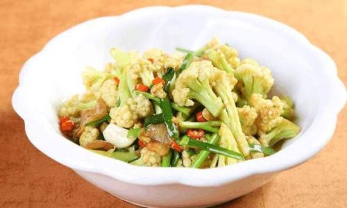 Mastering the Art of Cooking Cauliflower:Blanching and Stir-Frying for Perfect Tenderness