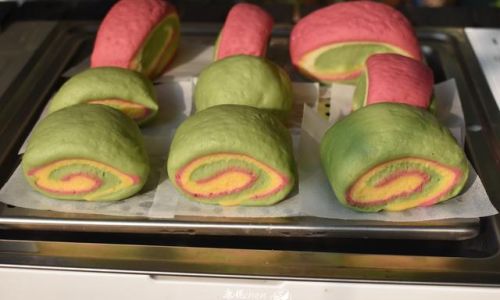 The Art of Crafting Delicious and Vibrant Colored Steamed Buns:A Guide to Ingredient Selection