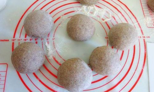 The Art of Crafting Delicious and Vibrant Colored Steamed Buns:A Guide to Ingredient Selection