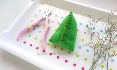 Crafting Adorable Felt Dumplings:A Step-by-Step Guide to Creating Your Own Festive Decorations