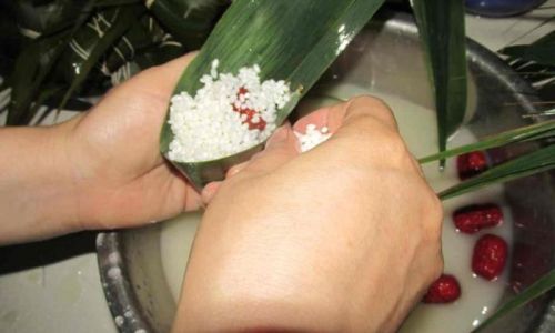 Creative Twists on Traditional Zongzi:Making Glutinous Rice Dumplings Without Bamboo Leaves