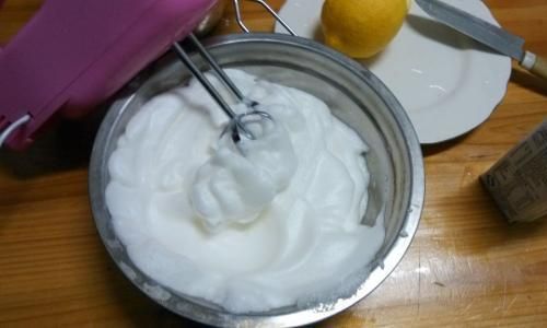 Can You Whip Heavy Cream Without Refrigeration?Exploring the Science and Alternatives