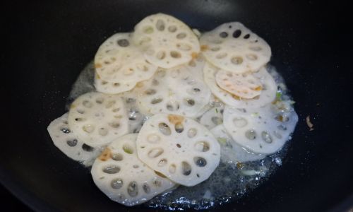 How to Prevent Lotus Root from Turning Black:Expert Tips and Techniques