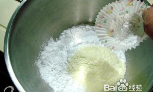 Delightful Pineapple-Filled Cupcakes:A Step-by-Step Guide to Baking Bliss
