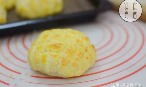 Mastering the Art of Pineapple Bun酥皮:A Step-by-Step Guide to Crafting the Perfect Flaky Crust