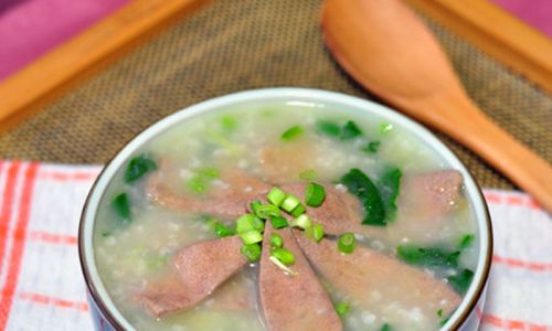 A Step-by-Step Guide to Crafting the Perfect Spinach and Pork Liver Porridge:A Nutritious Delight