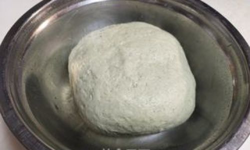 Mastering the Art of Spinach Steamed Buns:A Vibrant Twist on a Classic Dish
