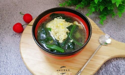 A Step-by-Step Guide to Crafting the Perfect Spinach and Egg Drop Soup:A Timeless Classic
