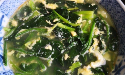 A Step-by-Step Guide to Crafting the Perfect Spinach and Egg Drop Soup:A Timeless Classic