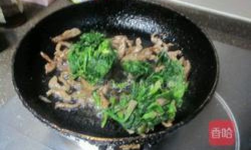 A Flavorful Journey:Mastering the Art of Cooking Spinach with Meat