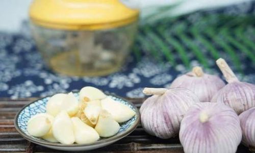 The Ultimate Guide to Storing Peeled Garlic:Tips and Tricks for Long-Lasting Freshness